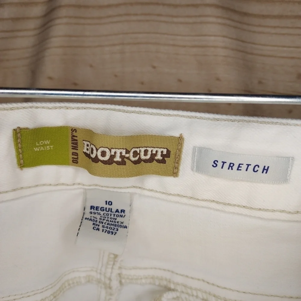 Old Navy jeans bootcut low mid rise stretch white cream ivory tan stitch 10